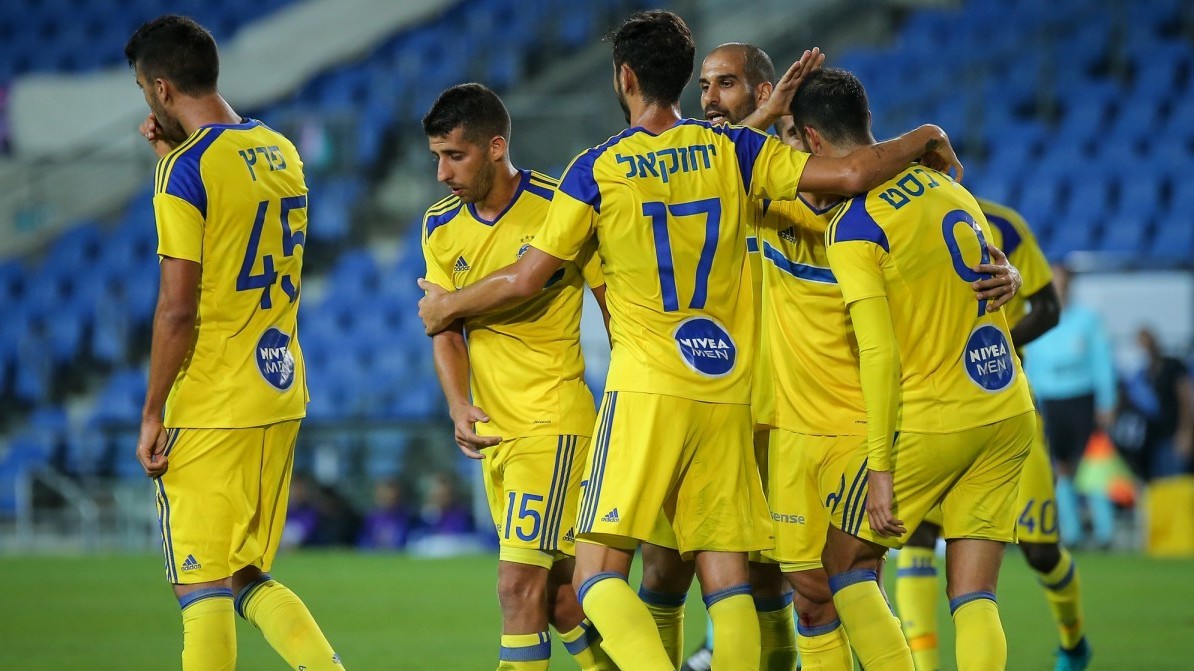 Маккаби клуж прогноз. Маккаби (футбольный клуб, тель-авив). maccabi tel aviv fc. маккаби фото. шарф маккаби.